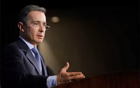 �lvaro Uribe, expresidente de Colombia, condenado por soborno