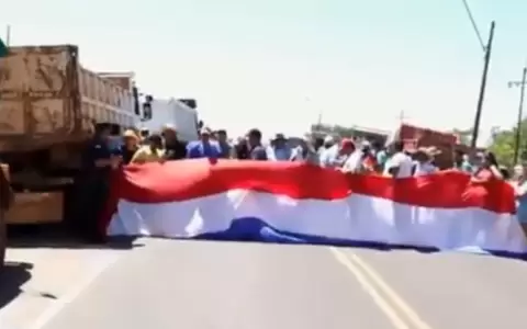 Senador critica duramente a camioneros que siguen el modelo Moyano
