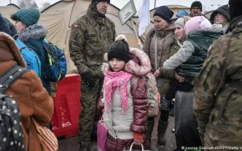 Ucrania suspende corredores humanitarios tras ataques de tropas rusas