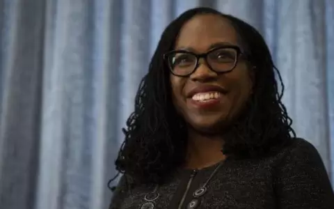 "KBJ" hace historia como la primera mujer negra en llegar al Supremo de EEUU