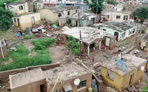 Cerca de 400 muertos en inundaciones en Sud�frica