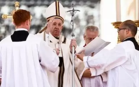 Francisco pidi� paz en Ucrania �martirizada y arrastrada a una guerra cruel e insensata�