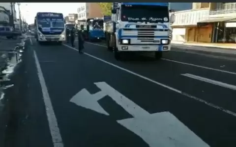 Camioneros vuelven a Calle �ltima tras pedido de la Polic�a