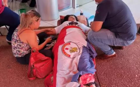 San Lorenzo: se crucific� frente a Municipalidad para denunciar maltrato y discriminaci�n