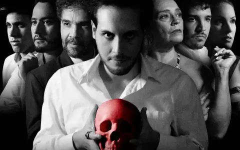 Contin�an las funciones de �Hamlet� en el Teatro Municipal