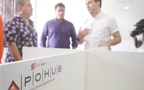 Secretar�a de la Juventud entreg� equipos inform�ticos en 15 distritos