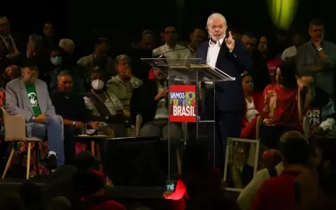 Lula se lanza a la carrera electoral para �devolver el fascismo a la alcantarilla�