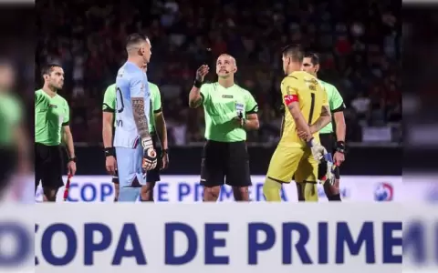 Eber Aquino arbitrar� el Cl�sico