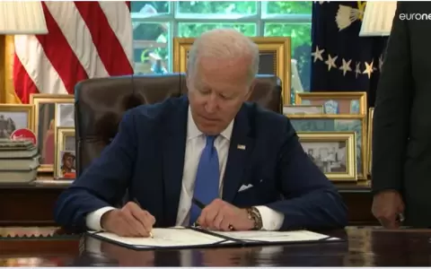 Biden agiliza el env�o de armas a Ucrania