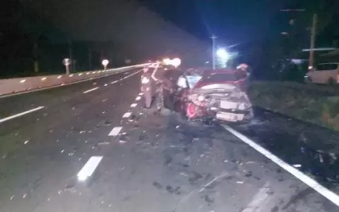 Senador Javier Zacar�as Ir�n volc� con su camioneta en Itacurub�