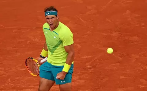 Nadal vence a Aliassime en marat�nico duelo y va por Djokovic