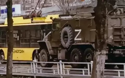 Al menos tres civiles ucranianos murieron en un bombardeo ruso en Kherson