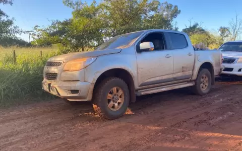 Amambay: narcotraficantes abandonan camionetas repletas de marihuana