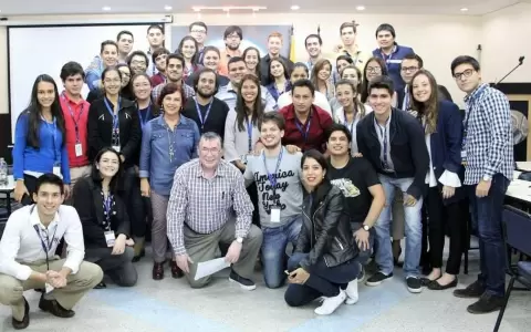 Unos 80 universitarios se forman a trav�s de Programa de Liderazgo