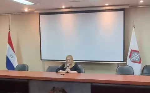"No tenemos tinta, menos para pagar el viaje de la seguridad de cada fiscal", dice Sandra Qui��nez