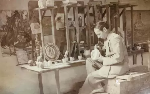 "Entre dioses y hombres", muestra de obras de Juli�n de la Herrer�a