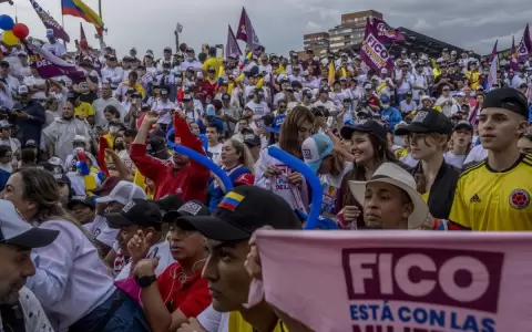 Los colombianos llegan a las urnas con la confianza muy baja en su democracia