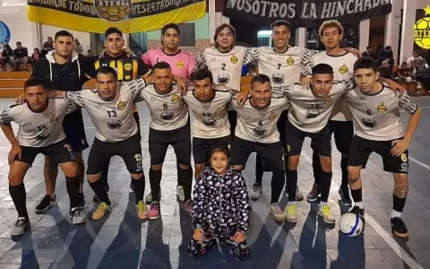 Atenas destroza a Paso Medin