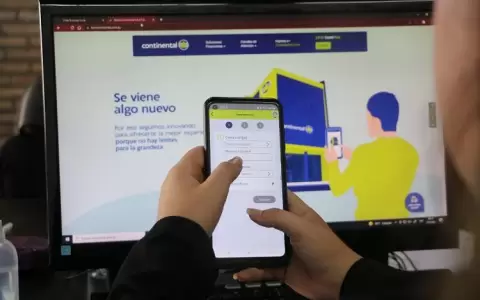 Baldazo de agua fr�a sobre banqueros