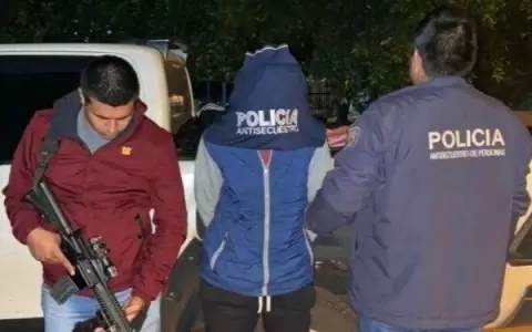 Tras secuestro expr�s, adolescente vuelve a casa