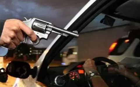 Delincuentes matan a un hombre en robo de auto