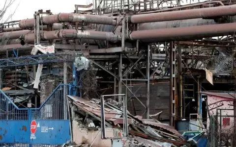 Hallan 70 cad�veres en una f�brica bombardeada en Mari�pol
