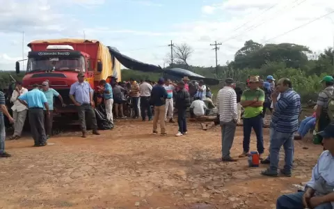 Ca�icultores llegan a acuerdo con Gobierno y levantan cierres de rutas
