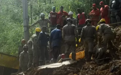Fuertes lluvias en el noreste de Brasil dejan decenas de muertos