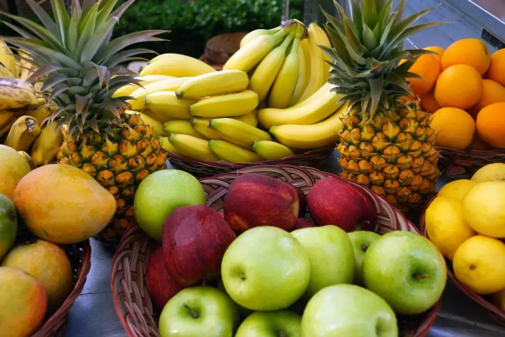Todos los días: frutas, verduras, agua y actividad física
