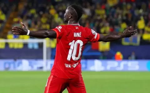 Liverpool noquea a Villarreal y se convierte en el primer finalista