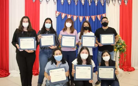 Ofrecen becas de ingl�s para j�venes de escasos recursos