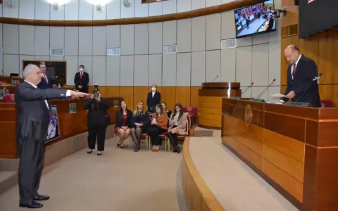 Gustavo Miranda jura como nuevo representante de la UNA ante el CM