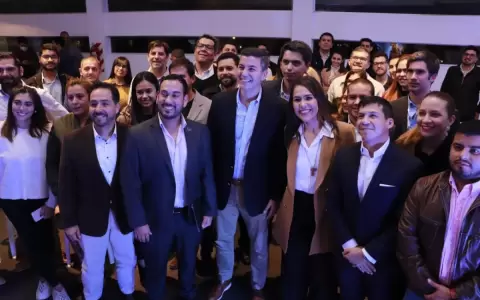 Realizan conversatorios con precandidatos a presidencia de la Rep�blica