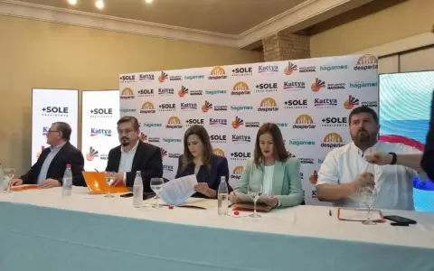 Partidos de la oposici�n firman alianza para lista legislativa �nica