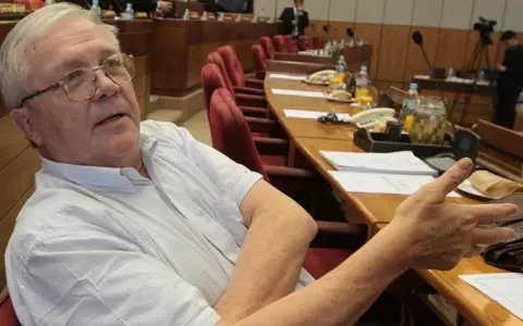 Uso de padr�n nacional podr�a poner en riesgo a la concertaci�n, advierte Adolfo Ferreiro