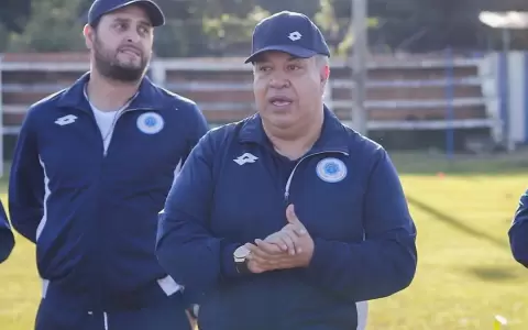 Robert Pereira ya "teje" el camino del 12 de Octubre de Itaugu�