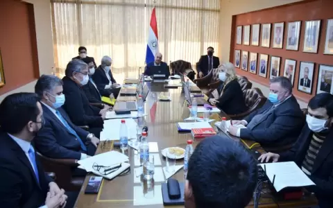 Avi�n iran� deja "m�s dudas que certezas" tras reuni�n de autoridades
