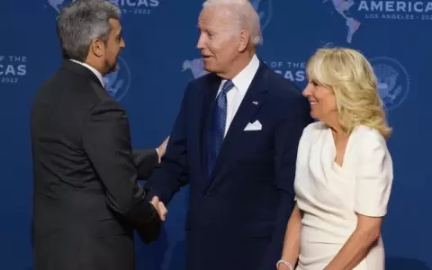 Abdo salud� a Joe Biden en la Cumbre de las Am�ricas
