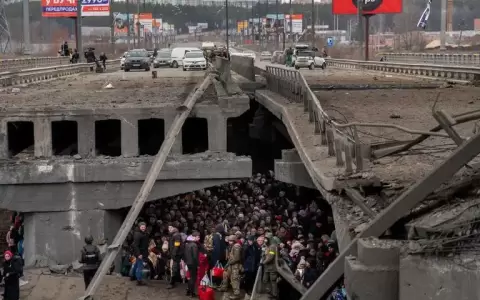 100 d�as de guerra y una noche negra para la humanidad