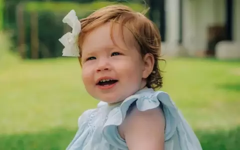 El pr�ncipe Harry y Meghan Markle publican una imagen de su hija en su primer cumplea�os