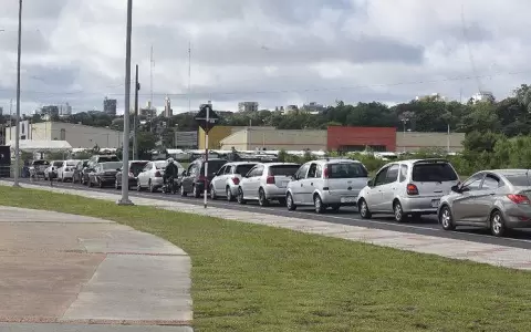 Covid-19: masiva concurrencia para toma de muestras revela otra crisis por aumento de casos