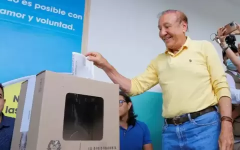Rodolfo Hern�ndez: �Deseo que Petro sepa dirigir el pa�s y sea fiel a su discurso contra la corrupci�n�