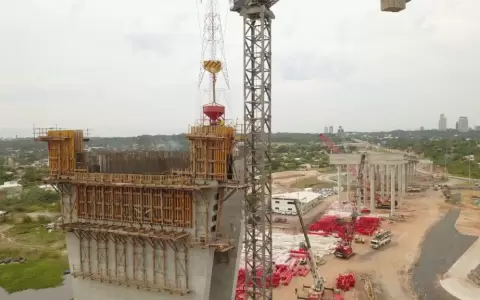Culmina superestructura laminar en Puente H�roes del Chaco