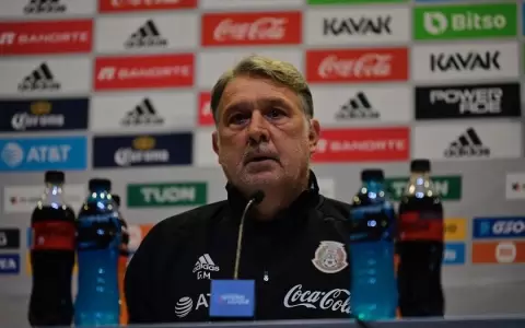 Mexicanos piden la renuncia de Gerardo Martino pese a victoria