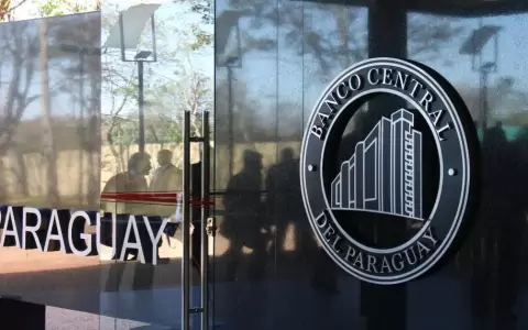 Proponen que BCP supla a Conasam en an�lisis de sueldo m�nimo