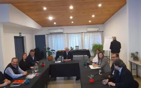 Reuni�n de candidatos de la oposici�n: "Tenemos que apostar por la concertaci�n", dice Lugo