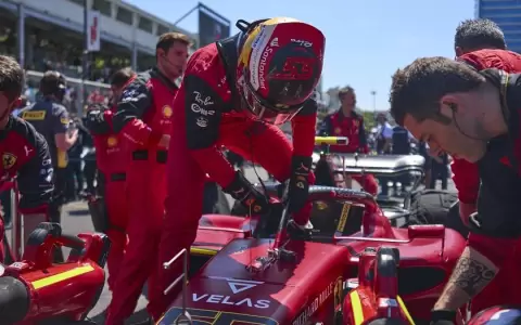 El oscuro domingo de Ferrari: grave error en boxes y varios abandonos