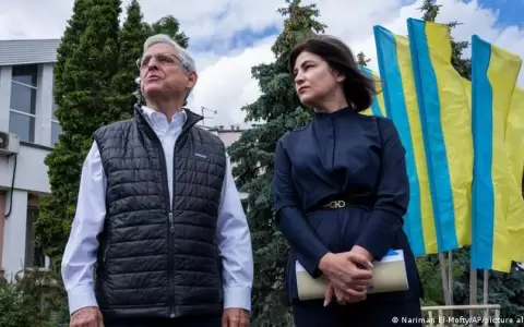 Fiscal general de Estados Unidos visita Ucrania para ayudar a procesar cr�menes de guerra