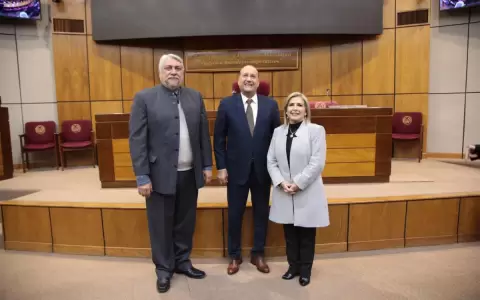 �scar Salom�n fue reelecto presidente de la C�mara de Senadores