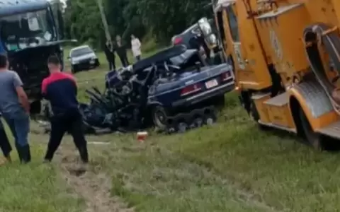 Misiones: choque entre autom�vil y un cami�n cisterna deja dos fallecidos